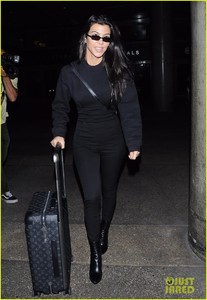 kourtney-airport-6.jpg