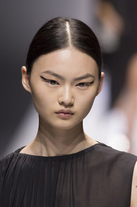 lanvin-clpa-rs18-6285.thumb.jpg.71ee637a404f9347e56ac0a47a0edb00.jpg