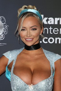 lindsey-pelas-at-2017-maxim-halloween-party-in-los-angeles-10-21-2017-3.jpg