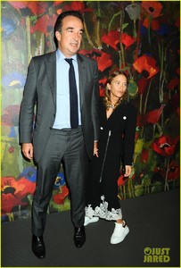 mary-kate-olsen-olivier-sarkozy-rare-appearance-01.jpg