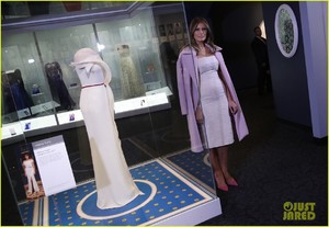 melania-trump-donates-inauguration-gown-to-the-smithsonian-03.jpg