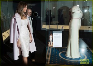 melania-trump-donates-inauguration-gown-to-the-smithsonian-04.jpg