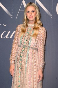 nicky-hilton-resonances-de-cartier-jewelry-collection-launch-in-ny-6.jpg