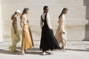 nina-ricci-bks-m-rs18-0074.thumb.jpg.699a4b2a151e2f064e084e8433d2ae84.jpg