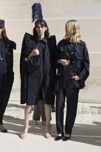 nina-ricci-bks-m-rs18-0086.thumb.jpg.b7aabd7abb2cef75da592d7dd099276f.jpg