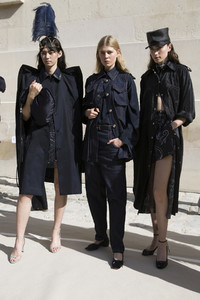 nina-ricci-bks-m-rs18-0120.thumb.jpg.8662cc6b9b062a2726a812c62cc68d07.jpg