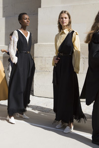 nina-ricci-bks-m-rs18-0127.thumb.jpg.c401063b27d85d464c369170bc2deed4.jpg