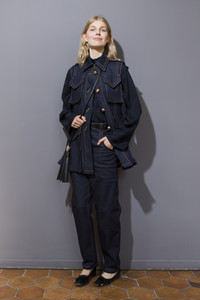 nina-ricci-bks-m-rs18-0442.thumb.jpg.8393f4b2bbcf073dbb2845940fe445d9.jpg