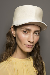 nina-ricci-bks-v-rs18-0031.thumb.jpg.73791e5d749781a9cd07deace18b1428.jpg