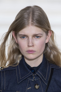 nina-ricci-clpa-rs18-0744.thumb.jpg.eb1cc2612c311686480c4fb592f7f395.jpg