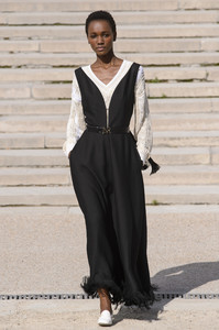nina-ricci-rs18-1174.thumb.jpg.f5fb16eb3a899ee3a183a09691858e1c.jpg