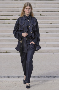 nina-ricci-rs18-1272.thumb.jpg.627763f42ff27cce5b915586a3e8f4df.jpg