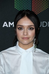 olivia-cooke-10.jpg