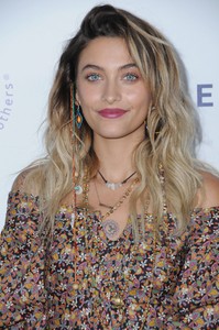 paris-jackson-elizabeth-taylor-aids-foundation-mothers2mothers-benefit-dinner-in-la-10-24-2017-1.jpg