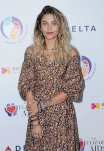 paris-jackson-elizabeth-taylor-aids-foundation-mothers2mothers-benefit-dinner-in-la-10-24-2017-2.jpg