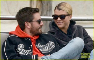 scott-disick-sofia-richie-enjoy-vacation-in-italy-05.jpg