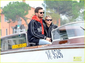 scott-disick-sofia-richie-enjoy-vacation-in-italy-06.jpg