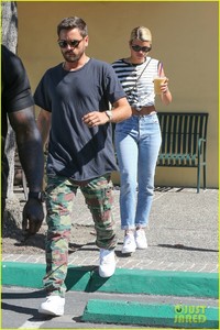 scott-disick-sofia-richie-grab-coffee-before-flying-out-of-town-03.jpg