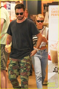 scott-disick-sofia-richie-grab-coffee-before-flying-out-of-town-04.jpg