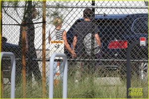 scott-disick-sofia-richie-grab-coffee-before-flying-out-of-town-05.jpg