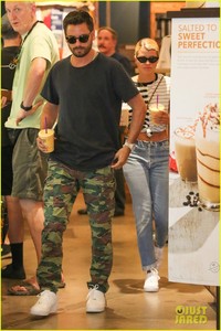 scott-disick-sofia-richie-grab-coffee-before-flying-out-of-town-10.jpg