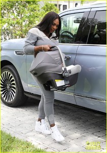 serena-williams-says-her-daughter-alexis-farts-really-loud-05.jpg
