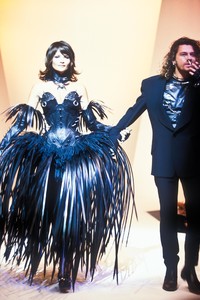 thierry-mugler-ss-1994-2.thumb.jpg.e743ea06c4342ae67fb8b487d2e3fc91.jpg