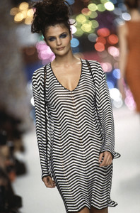 todd-oldham-ss-1996-2.thumb.jpg.1ce161aab8667cd547bda625885f13e7.jpg