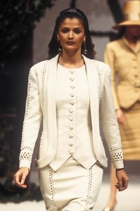 valentino-hc-ss-1993-2.thumb.jpeg.bbd8318091d9eb293655d7359811eb9a.jpeg