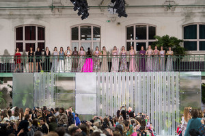 valentino-rs18-3961.thumb.jpg.a85d88c5f21b74c34bbd98cdbb64c7e7.jpg