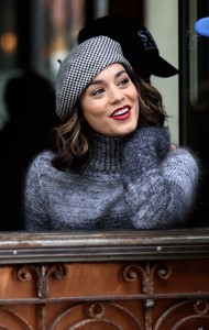 vanessa-hudgens-filming-a-scene-for-second-act-in-nyc-10-26-2017-2.jpg