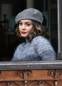 vanessa-hudgens-filming-a-scene-for-second-act-in-nyc-10-26-2017-3.jpg