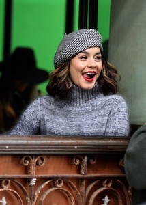 vanessa-hudgens-filming-a-scene-for-second-act-in-nyc-10-26-2017-5.jpg