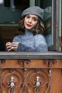 vanessa-hudgens-filming-a-scene-for-second-act-in-nyc-10-26-2017-9.jpg