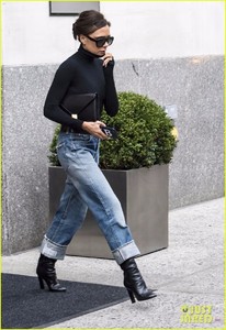 victoria-beckham-heads-out-to-visit-son-brooklyn-in-nyc-04.jpg