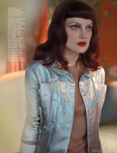 vogue-uk-2013-04-apr-2231.thumb.png.e900d12a0316b7e71e3ef774a24154e8.png