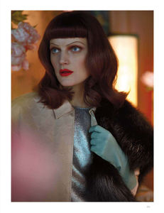 vogue-uk-2013-04-apr-2251.thumb.png.50fa57fe7735329c8d53a23441a7b997.png