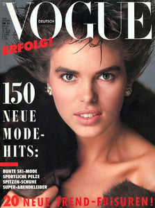 vogue_de_10_84_v1000x1500.thumb.jpg.02fed9fb98fdd6d87a9c02d94a3c2fcd.jpg