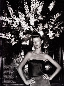 vogue_uk_nov_1998_17.thumb.jpg.6ebe3d3713ee02a4803570b40912610f.jpg