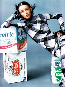vogue_uk_nov_1998_22.thumb.jpg.50db2a59e89d315e0d7a9f818ce270de.jpg