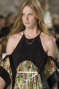 vuitton-clp-rs18-6712.thumb.jpg.1a833cecab385a6d5d0d04fb052c61b0.jpg