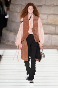 vuitton-rs18-0626.thumb.jpg.f7e96bcb61dfee92e2c7ed1c610e173e.jpg