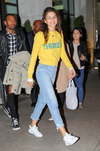 zendaya-coleman-street-style-out-in-nyc-10-27-2017-3.jpg