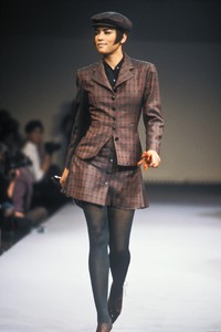 0_azzedine-alaia-fw-1990-1_html.thumb.JPEG.7aba5ccfc63b02314a057025f839762e.JPEG