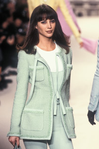 0_chanel-fw-1994-14_html.thumb.JPEG.cde42cefb2186b90a3f6dfd54779566e.JPEG