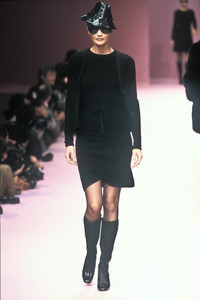 0_chantal-thomas-fw-1996-1_html.thumb.JPEG.d936cab676887b49f618a6688410b7e8.JPEG