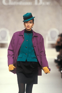 0_christian-dior-fw-1988-1_html.thumb.JPEG.af4f5233c1e54f1d586d5d7d7dbc8e9d.JPEG