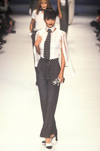 0_christian-dior-ss-1996-1_html.thumb.JPEG.27d61c917e0ddb46a6e7c070a356f82c.JPEG