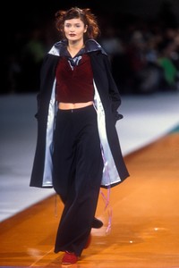 0_karl-lagerfeld-fw-1996-1_html.thumb.JPEG.9c8759bf97674ca4adef008f4a2c6058.JPEG