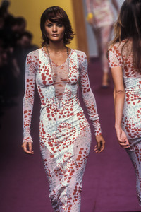 0_karl-lagerfeld-ss-1995-1_html.thumb.JPEG.3f2cf7b00ab81cb038a7c89b348726b2.JPEG